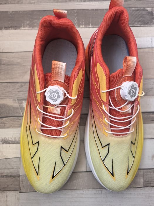 Маратонки нови 44 и 42 номер