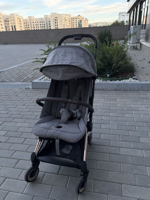 Продам прогулочную коляску Cybex Coya