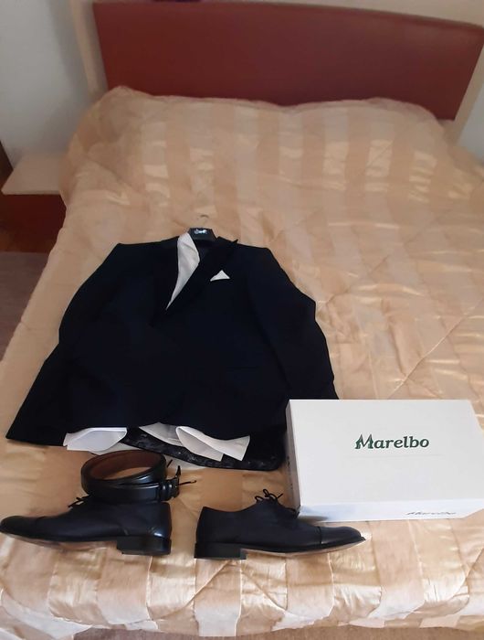 Costum XL complet ( camasa, centura, butoni, papion, pantofi Marelbo)