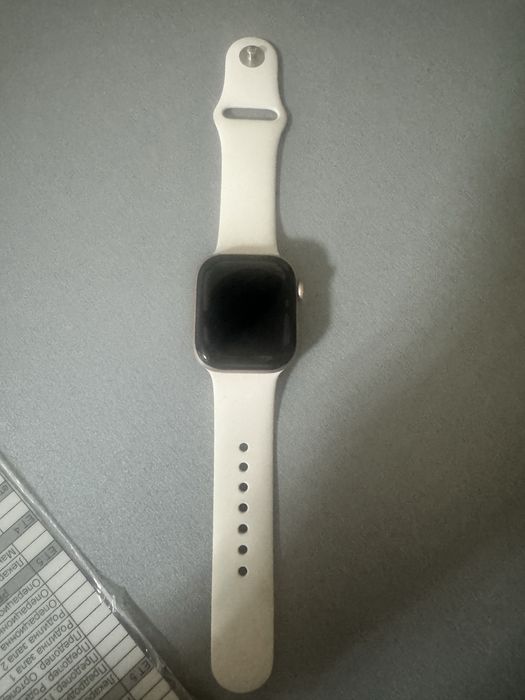 Смарт часовник Apple