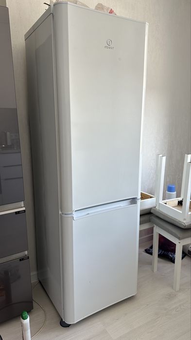 Продам холодильник б/у