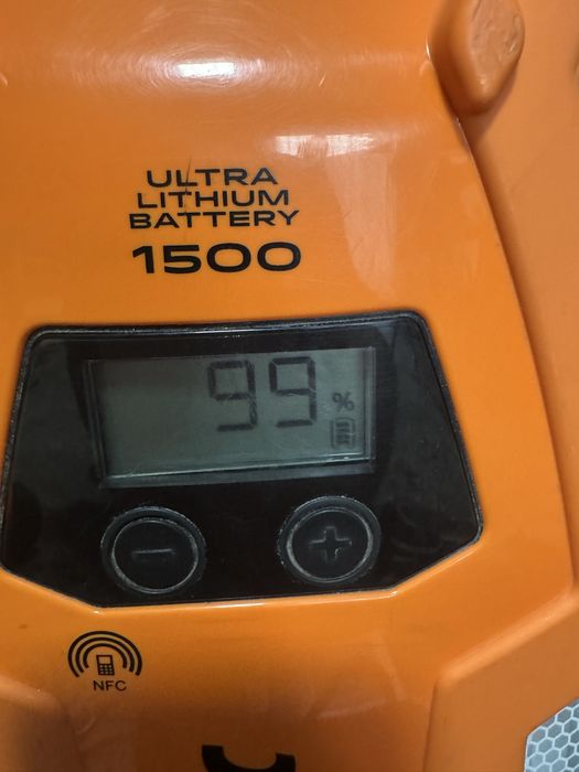 Vand suflanta frunze electrica pe baterie