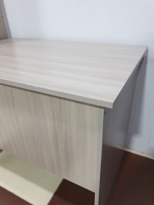 Стеллаж Книжная полка и  Стол