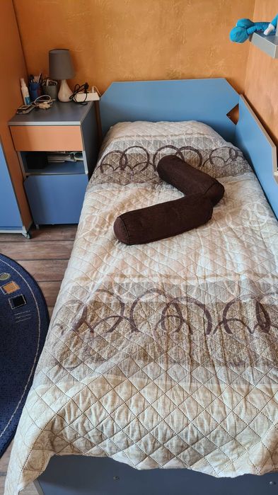 Продавам детска спалня комплект