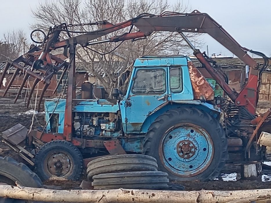 Трактор МТЗ 80 и ПТС 4