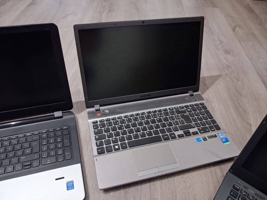 Laptop-uri pentru piese sau reparat