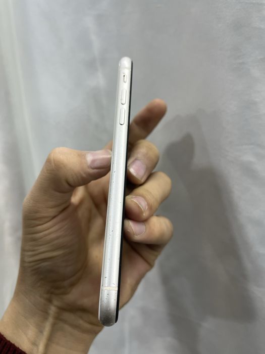 IPhone 11 64GB LL/A.       .