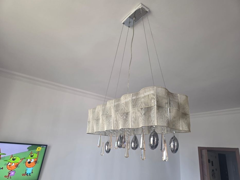 Продам  люстру..