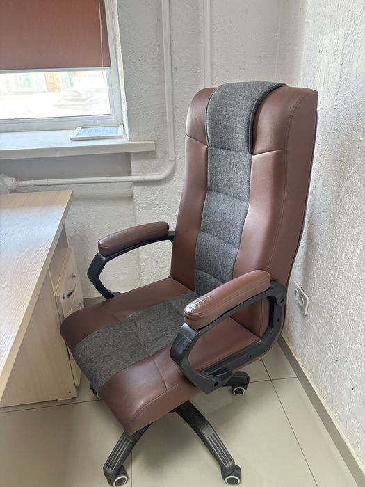Продам кресло офисное