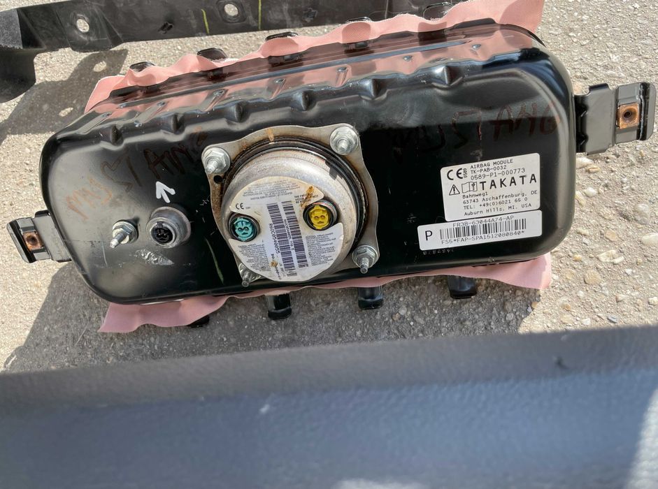 Ford Mustang - kit airbag - plansa de bord - set centuri de siguranta