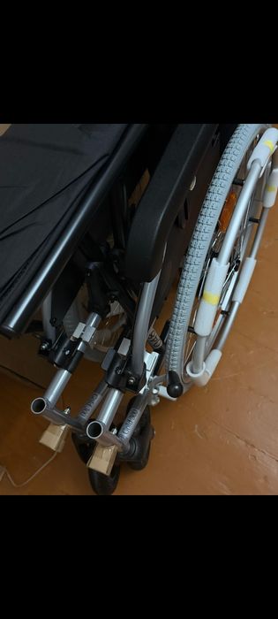 Продам  новую инвалидную каляску.
