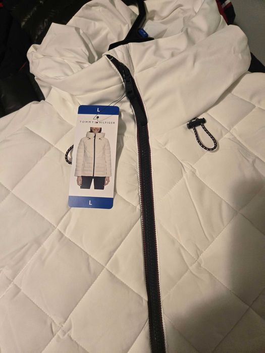 Tommy Hilfiger Ladies' Quilted Jacket размери М и L ново дамско яке