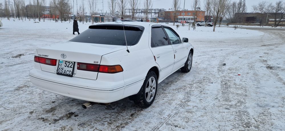 Тойота камри продам