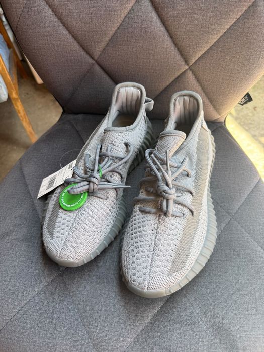 Adidasi Yeezy 350 v2