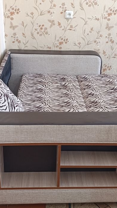 Диван раскладывающийся