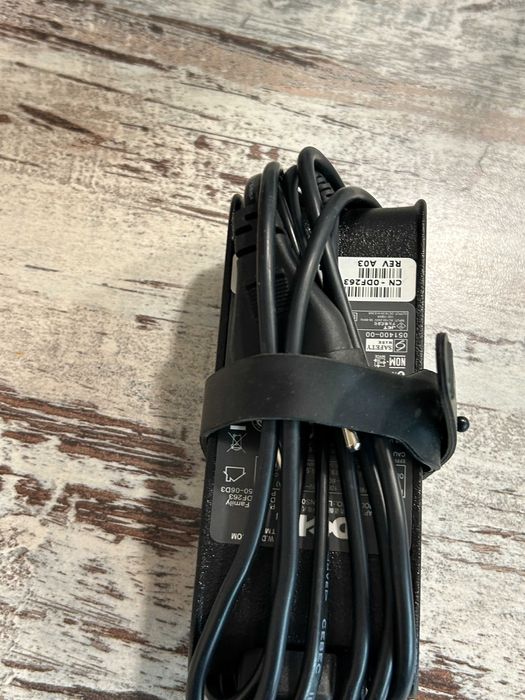 Зарядно за лаптоп Dell