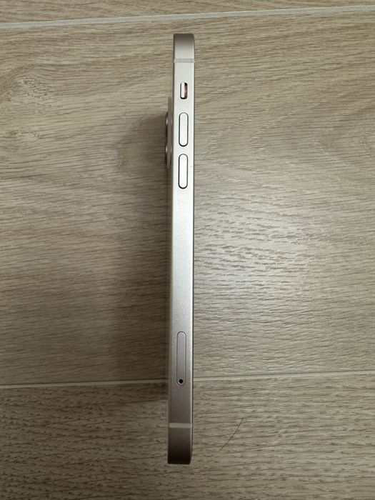 Продаю Айфон 12