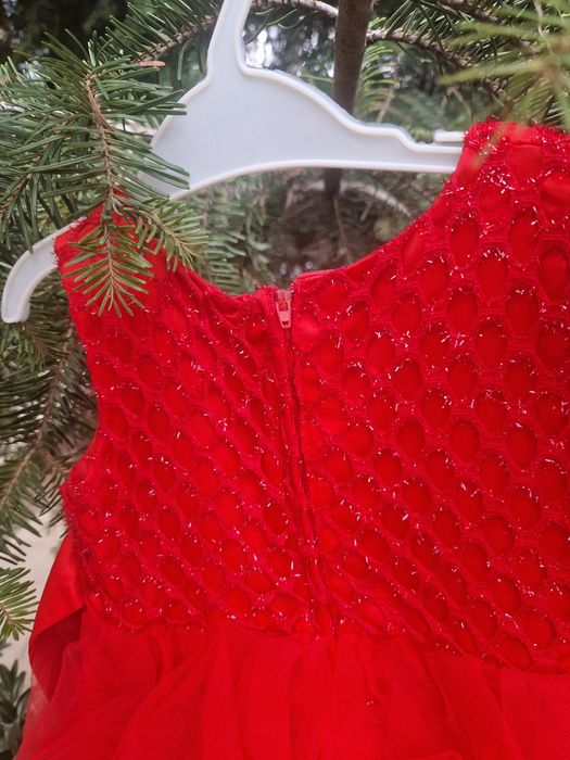 Vand rochie speciala pt fetite