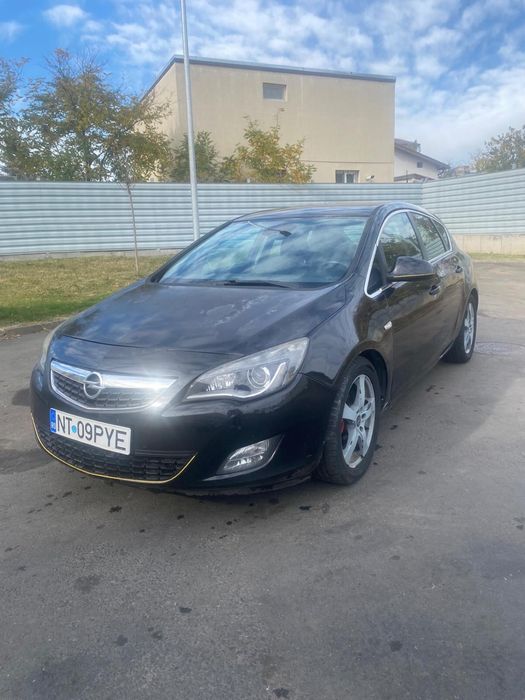 Vand  urgent opel astra j 2010, motoe 2.0 CDTI, 160CP