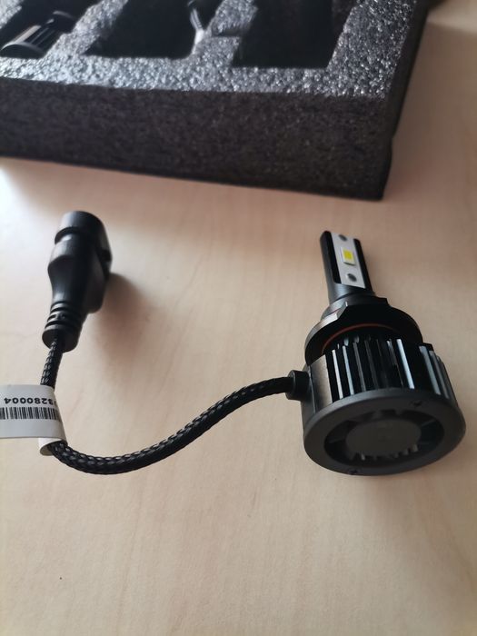 set de becuri LED pentru faruri auto