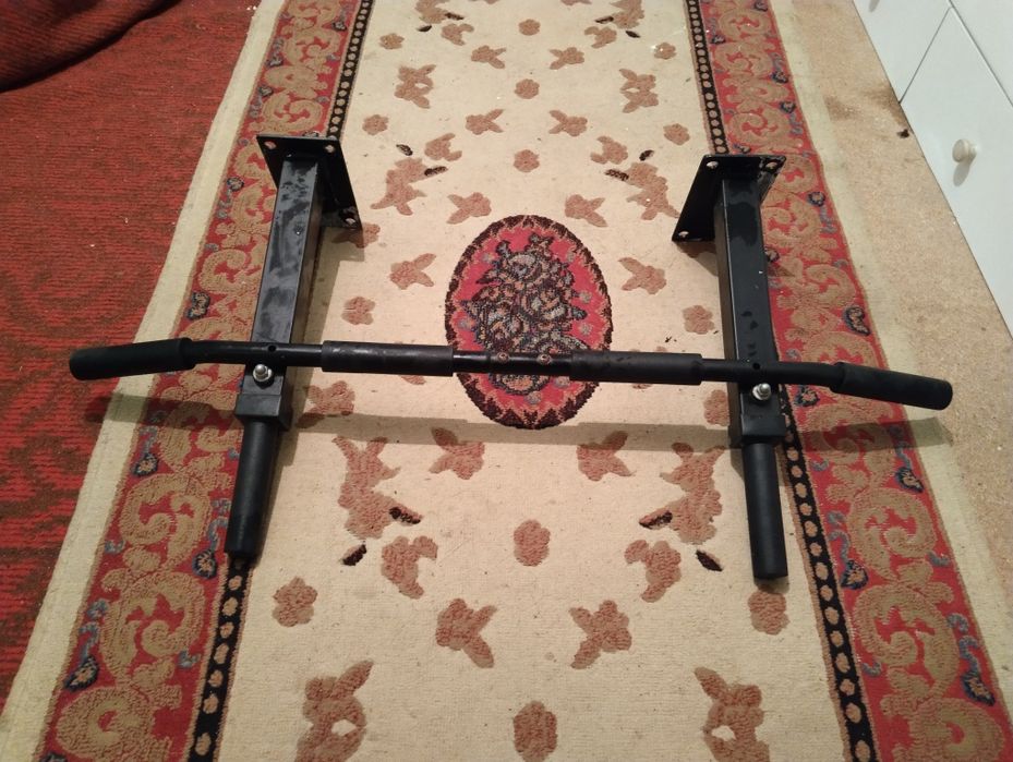 Турник для дома на стену