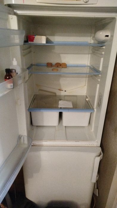 Холодильник  бесплатно