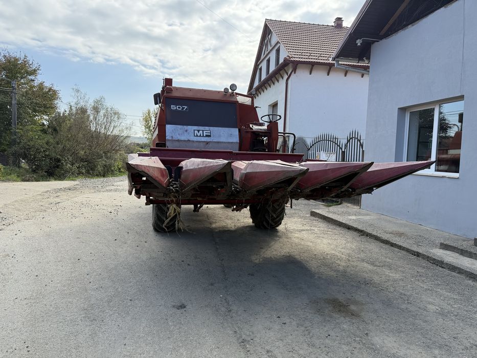 Vând  Heder/Masa de cules porumb Massey Ferguson de 4 rânduri