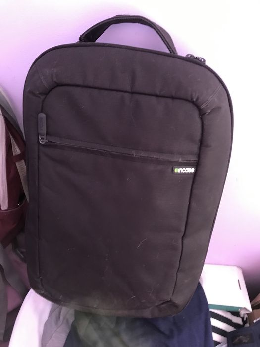Ruxac laptop si troler voiaj