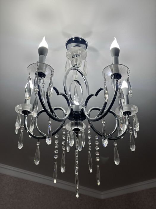 Люстра срочно торг есть