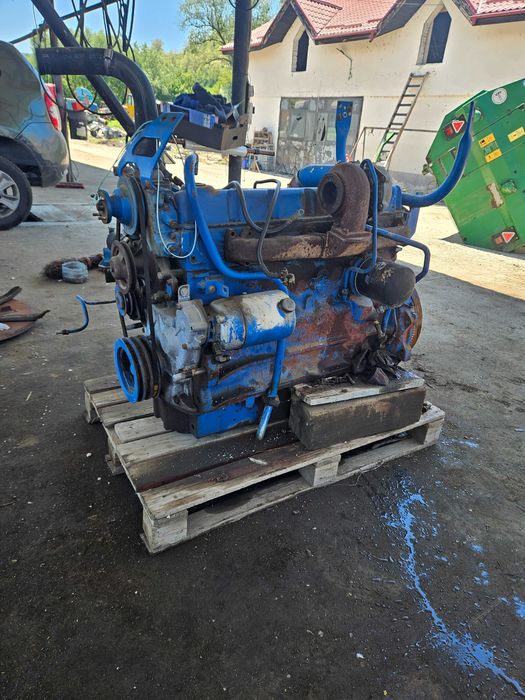 Motor 6 cilindrii tractor Ford E6NN-6015-EA — poza 4