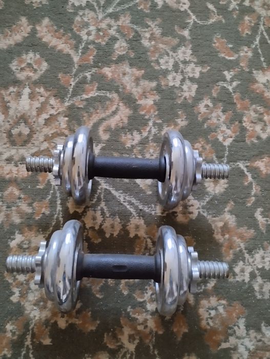 Продам две гантели