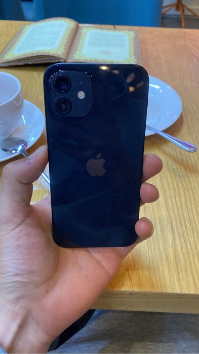 Продаю Айфон 12!