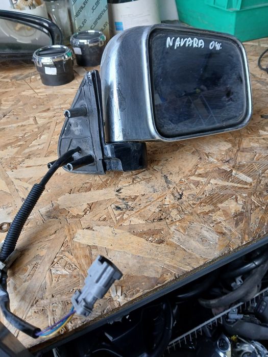 Дясно огледало Nissan Navara