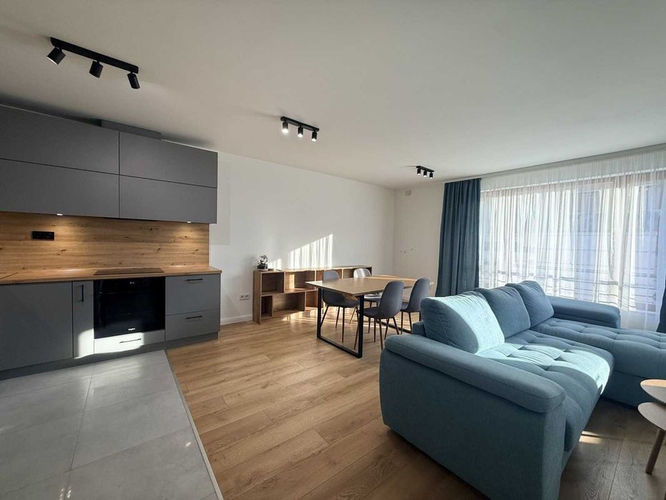 Дава се под наем Тристаен апартамент в София, Витоша - 114 кв.м за 930 € - Снимка #1