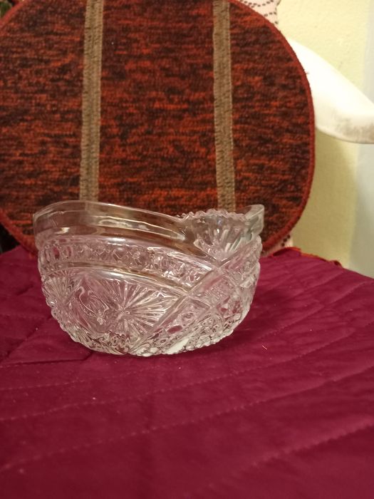 Салатницы, солонки хрустальные и крышки