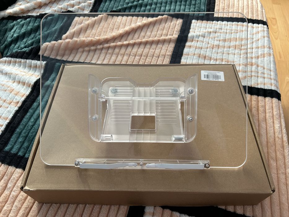 Suport portabil pentru laptopuri,tablete,sau cărți 130 lei Negociabil