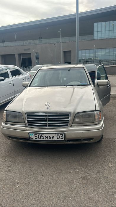 Продам мерс с 220