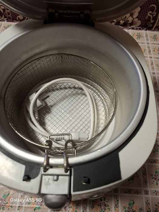 Vând fripteuză cu ulei