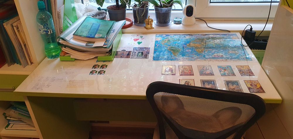 Mobila /mobilier pat + birou + dulap camera copil culoare alb / verde