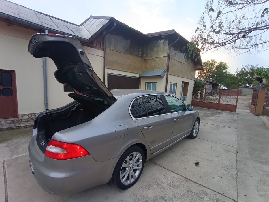 SKODA Superb 2011 — imagine 5