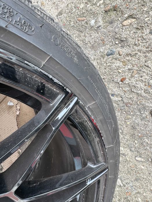 Джанти със зимни гуми Michelin Pilot Alpine 5 за BMW M3/M4 G серия