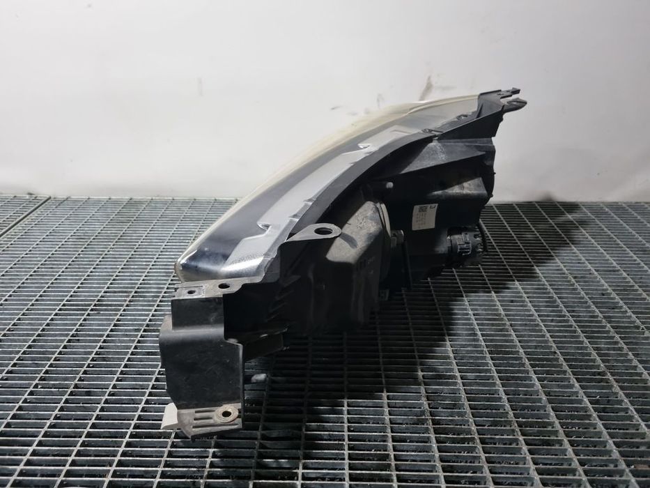 Far Dreapta Mazda CX - 5 2012 - 2015 SUV 4 Usi (1480) Xenon