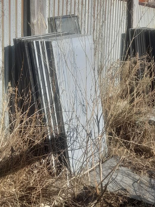 Продаётся б/у пластиковые окна и стекло