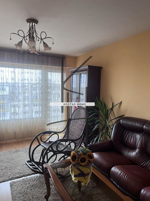 Продава се Четиристаен апартамент в Варна, Цветен квартал - 90 кв.м за 1071 €/кв.м - Снимка #2