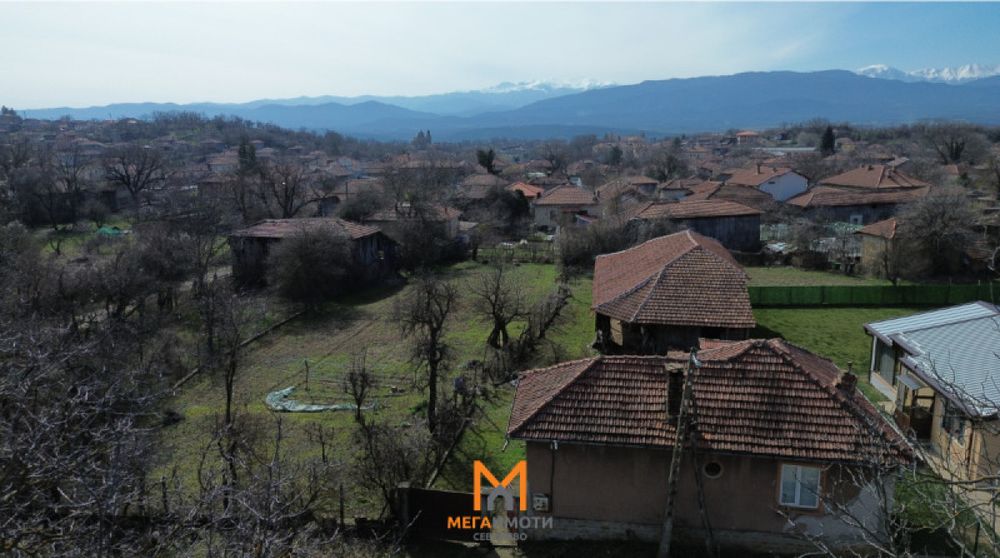 Продажба Къща гр. Севлиево - с. Сенник 80m² и двор 1790m²