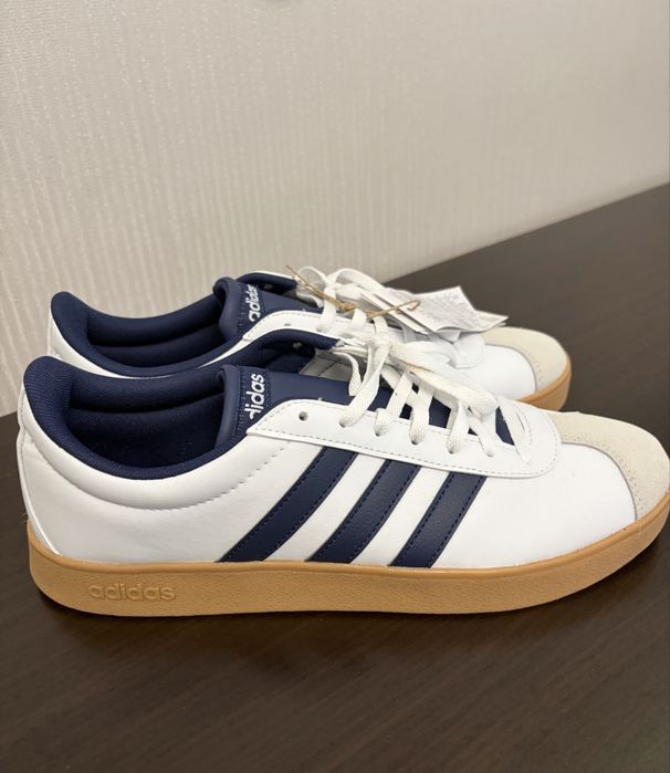 Продам НОВЫЕ кроссовки Adidas, разм 42