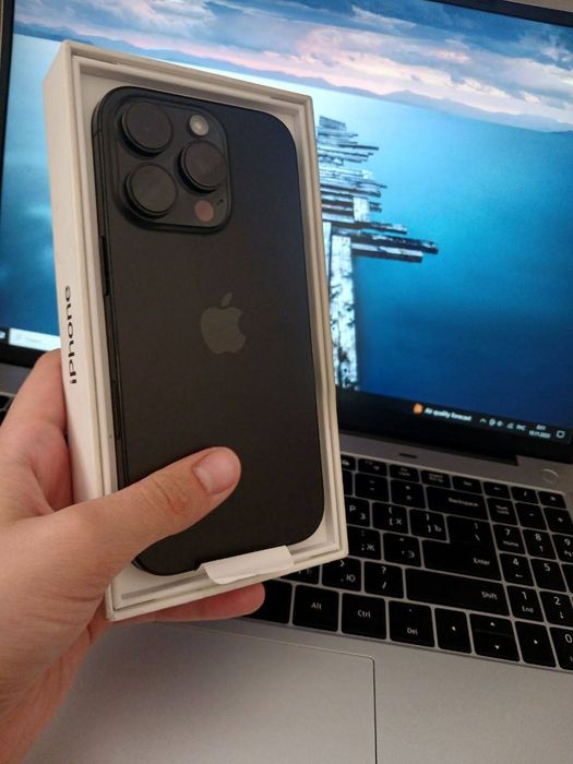 Iphone 16 pro  black titanium