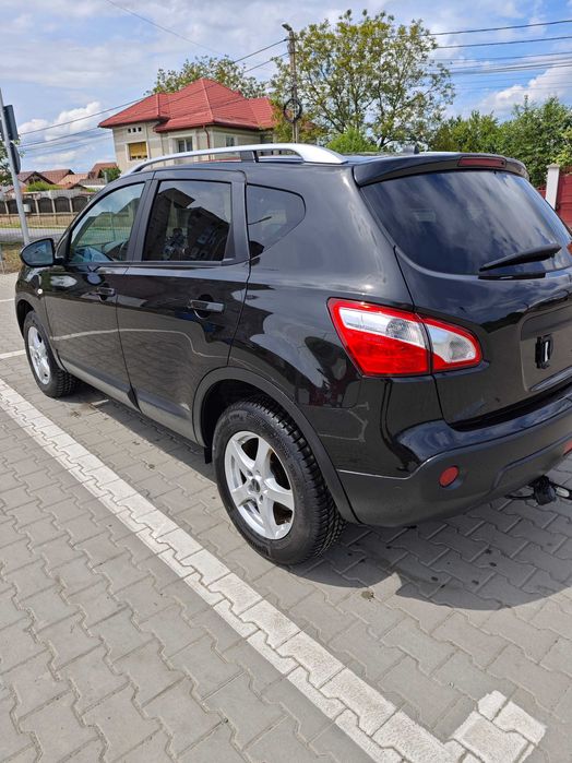 Nissan Qashqai .2.0 l .150 ps.4x4 . Automat