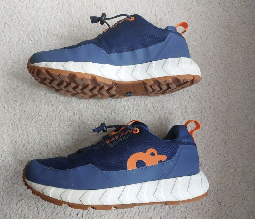 Sneakers ZeroC cu Goretex mărimea 37 - 24 cm, stare foarte buna, impermeabili. Talpa