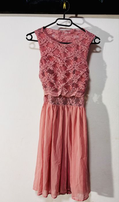 Rochie eleganta roz